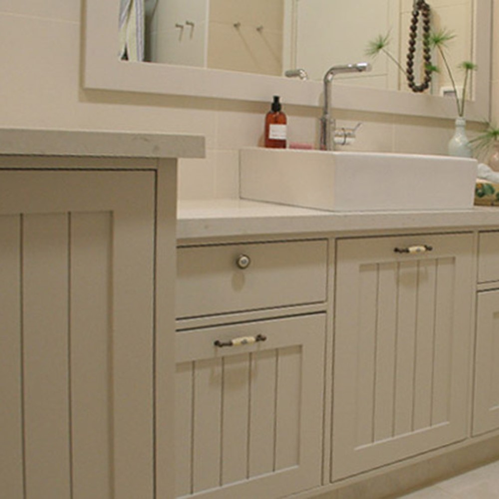 ארונות אמבטיה כפריים-הום סטיילינג אודי ספיר חן